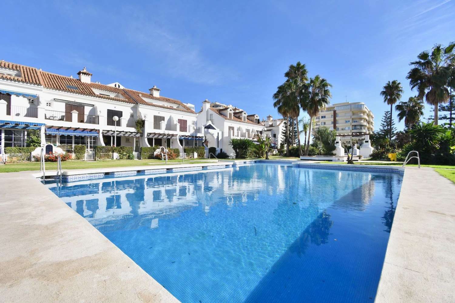 Exclusivo piso en venta en Urbanización Pueblo Castillo, Fuengirola