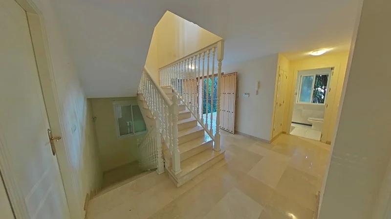 جوهرة في لوس نارانجوس, رفاهية هادئة في ماربيا