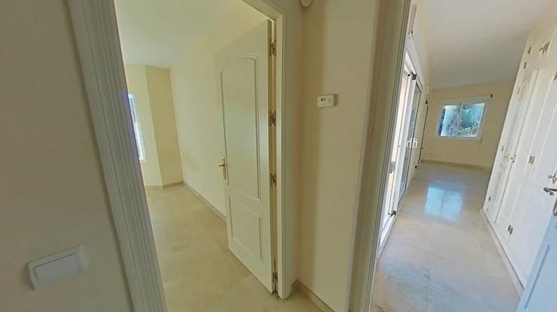 جوهرة في لوس نارانجوس, رفاهية هادئة في ماربيا