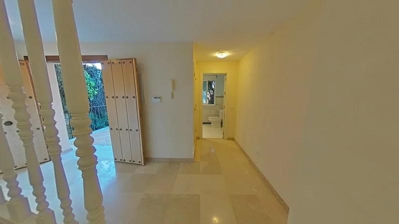 جوهرة في لوس نارانجوس, رفاهية هادئة في ماربيا