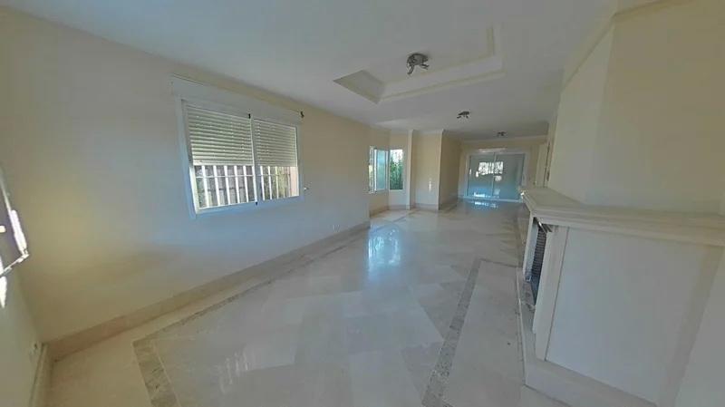 جوهرة في لوس نارانجوس, رفاهية هادئة في ماربيا