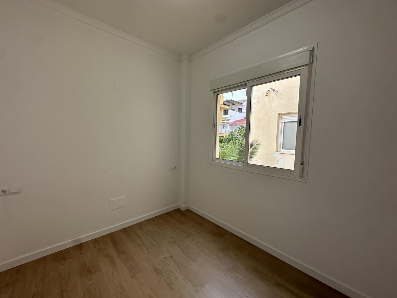 مجمع من طابقين في ملقة