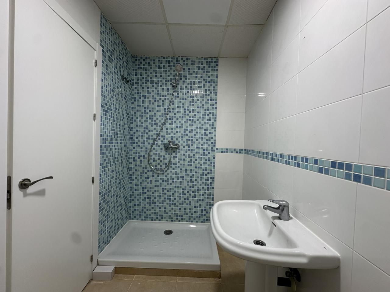 مجمع من طابقين في ملقة