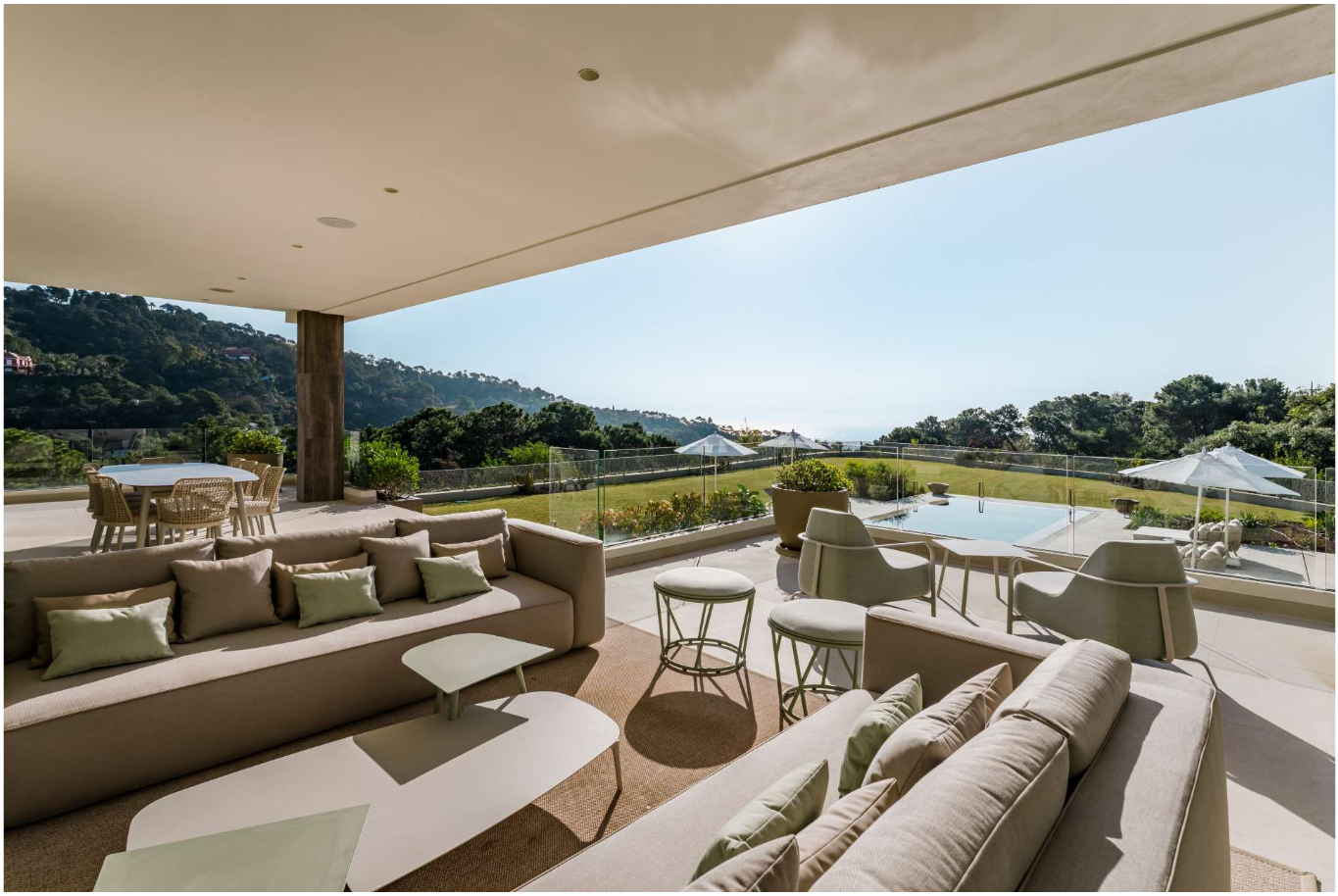 Exclusiva villa moderna con vistas panorámicas en Benahavís