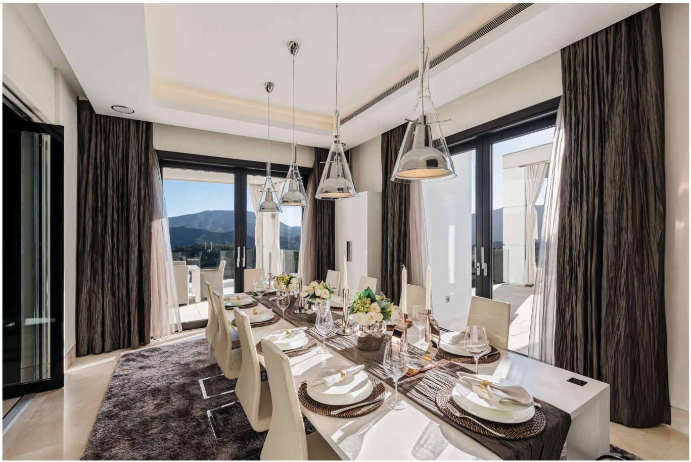 Mansión andaluza contemporánea con vistas espectaculares en Benahavís