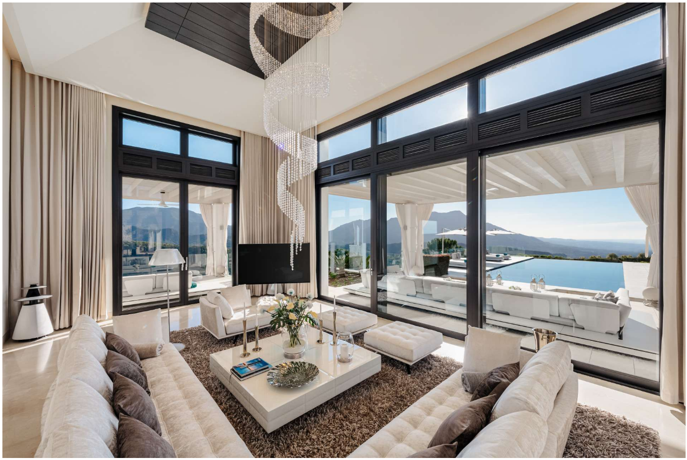 Mansión andaluza contemporánea con vistas espectaculares en Benahavís