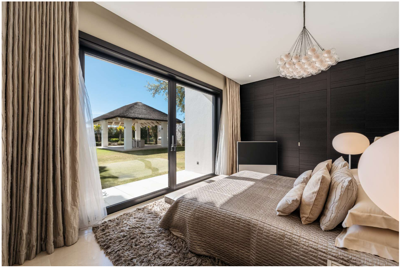 Mansión andaluza contemporánea con vistas espectaculares en Benahavís