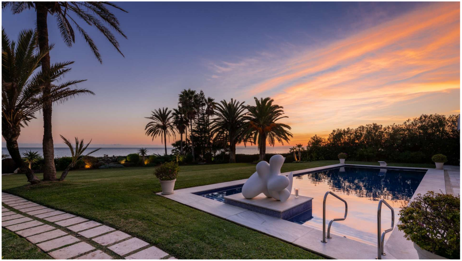 Villa histórica en primera línea de playa, Los Monteros, Marbella