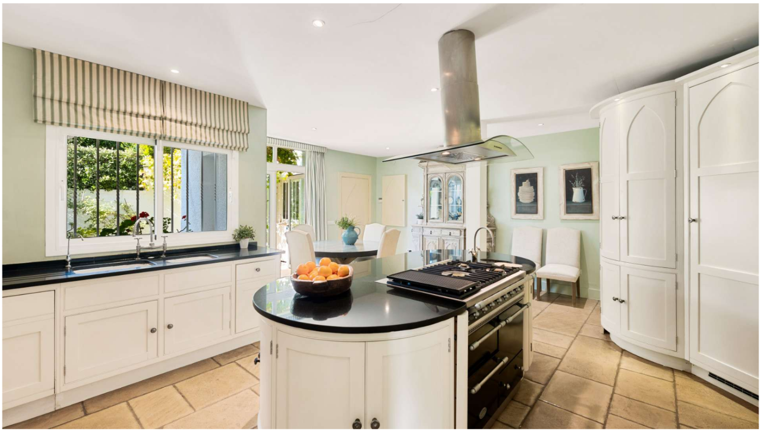 Villa histórica en primera línea de playa, Los Monteros, Marbella