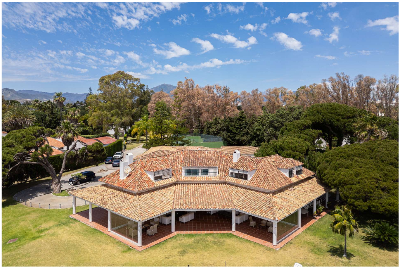 Exclusiva Mansión en Primera Línea de Playa, Marbella