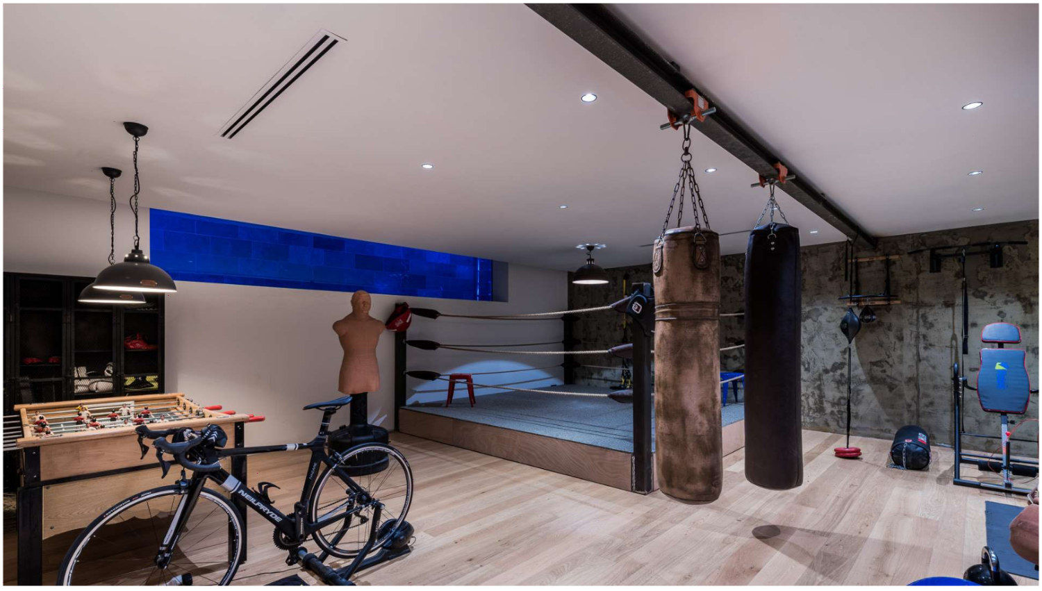 ESPECTACULAR VILLA CONTEMPORÁNEA EN MARBELLA GOLDEN MILE