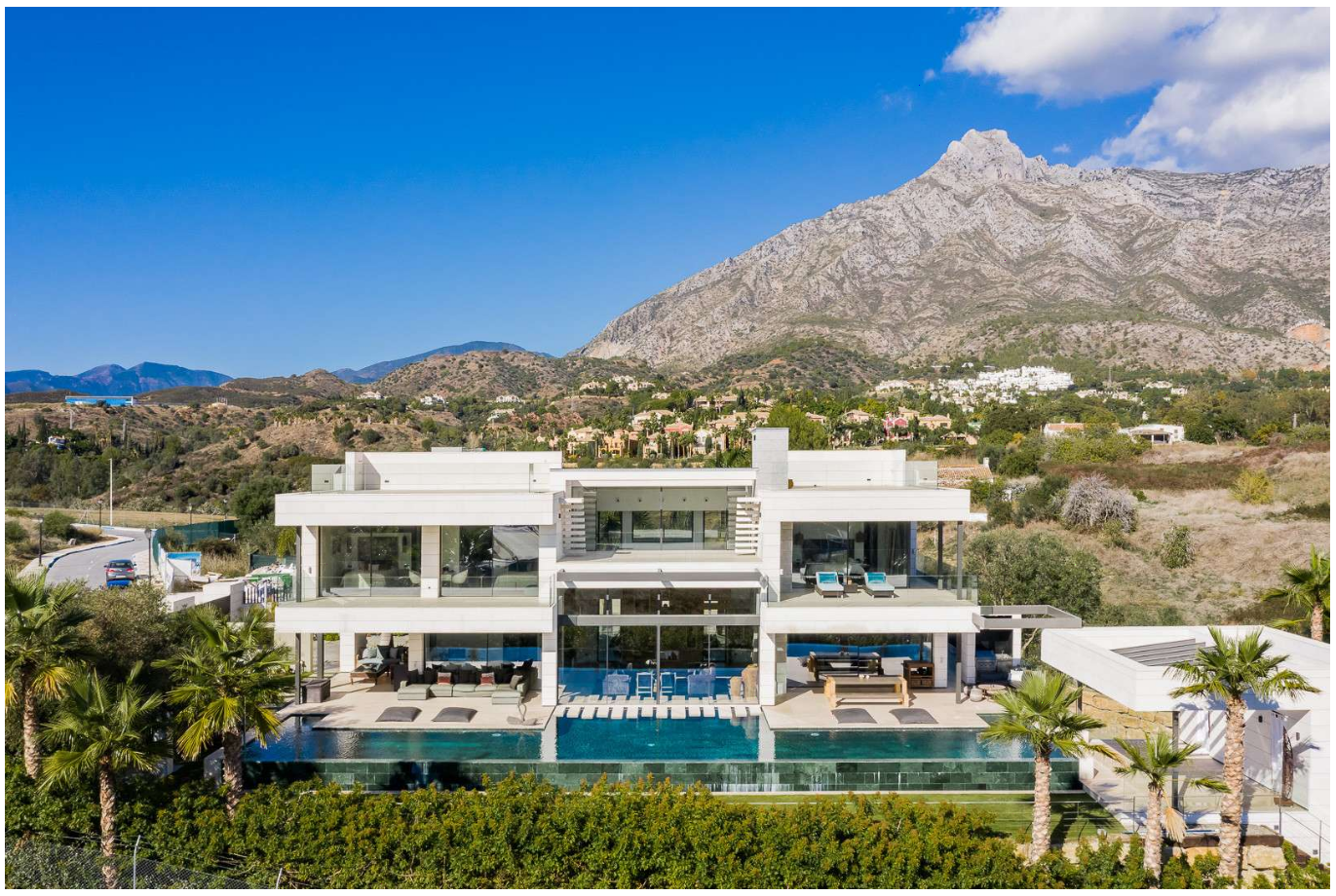 ESPECTACULAR VILLA CONTEMPORÁNEA EN MARBELLA GOLDEN MILE
