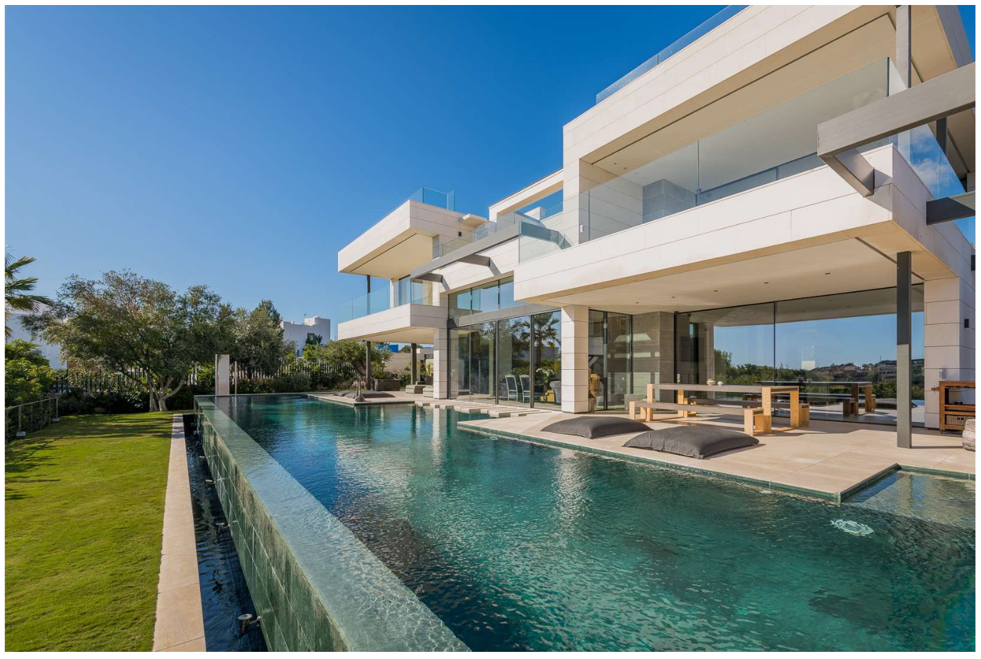 ESPECTACULAR VILLA CONTEMPORÁNEA EN MARBELLA GOLDEN MILE