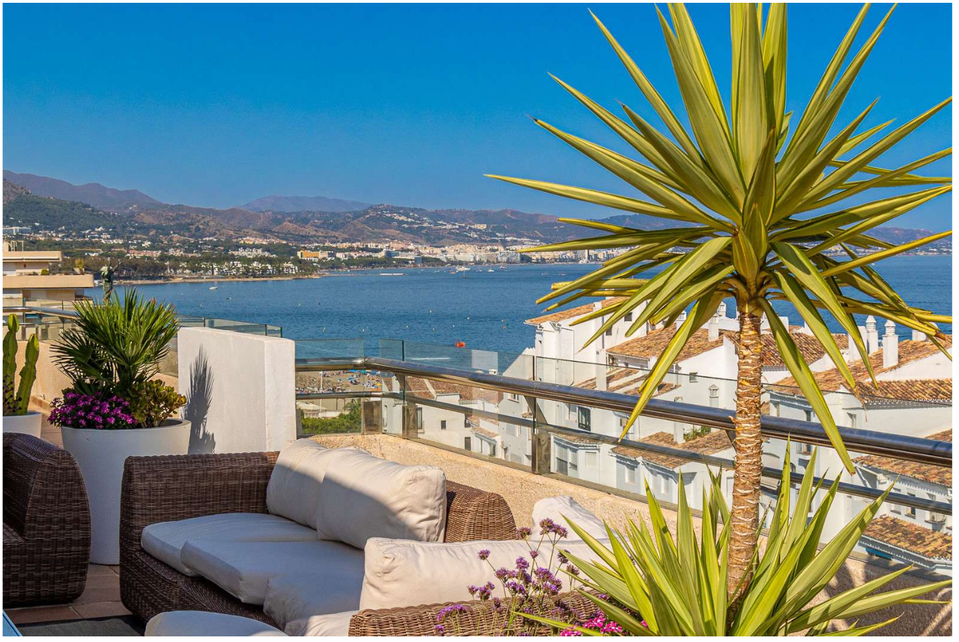 EXCLUSIVO ÁTICO DE LUJO EN MARINA BANÚS – PUERTO BANÚS