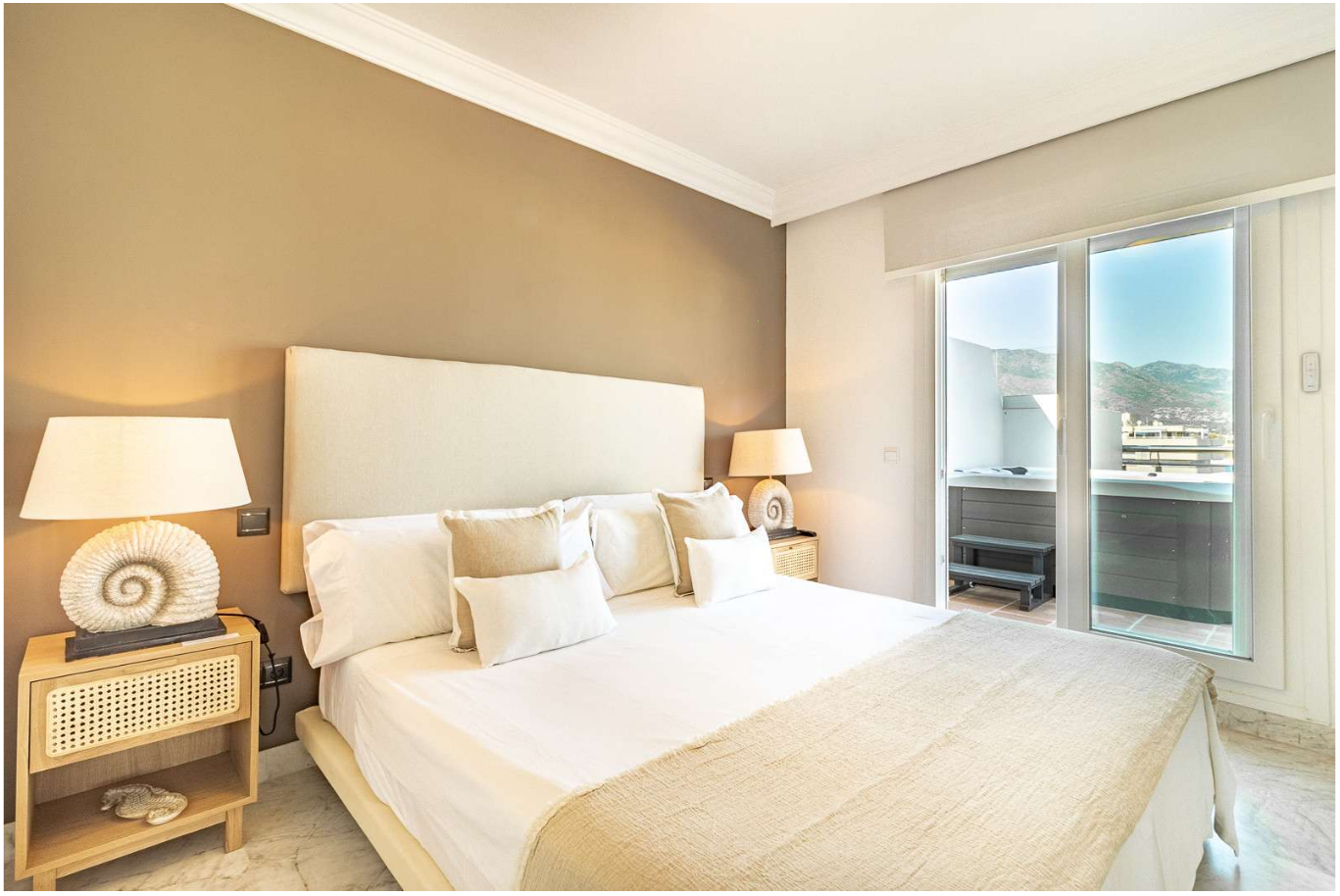 EXCLUSIVO ÁTICO DE LUJO EN MARINA BANÚS – PUERTO BANÚS