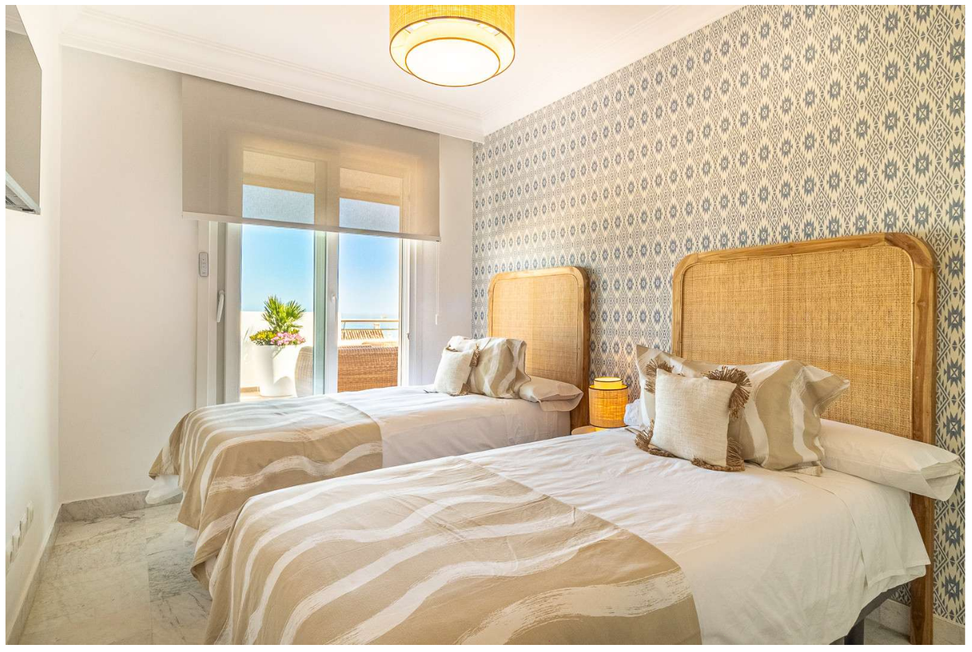 EXCLUSIVO ÁTICO DE LUJO EN MARINA BANÚS – PUERTO BANÚS