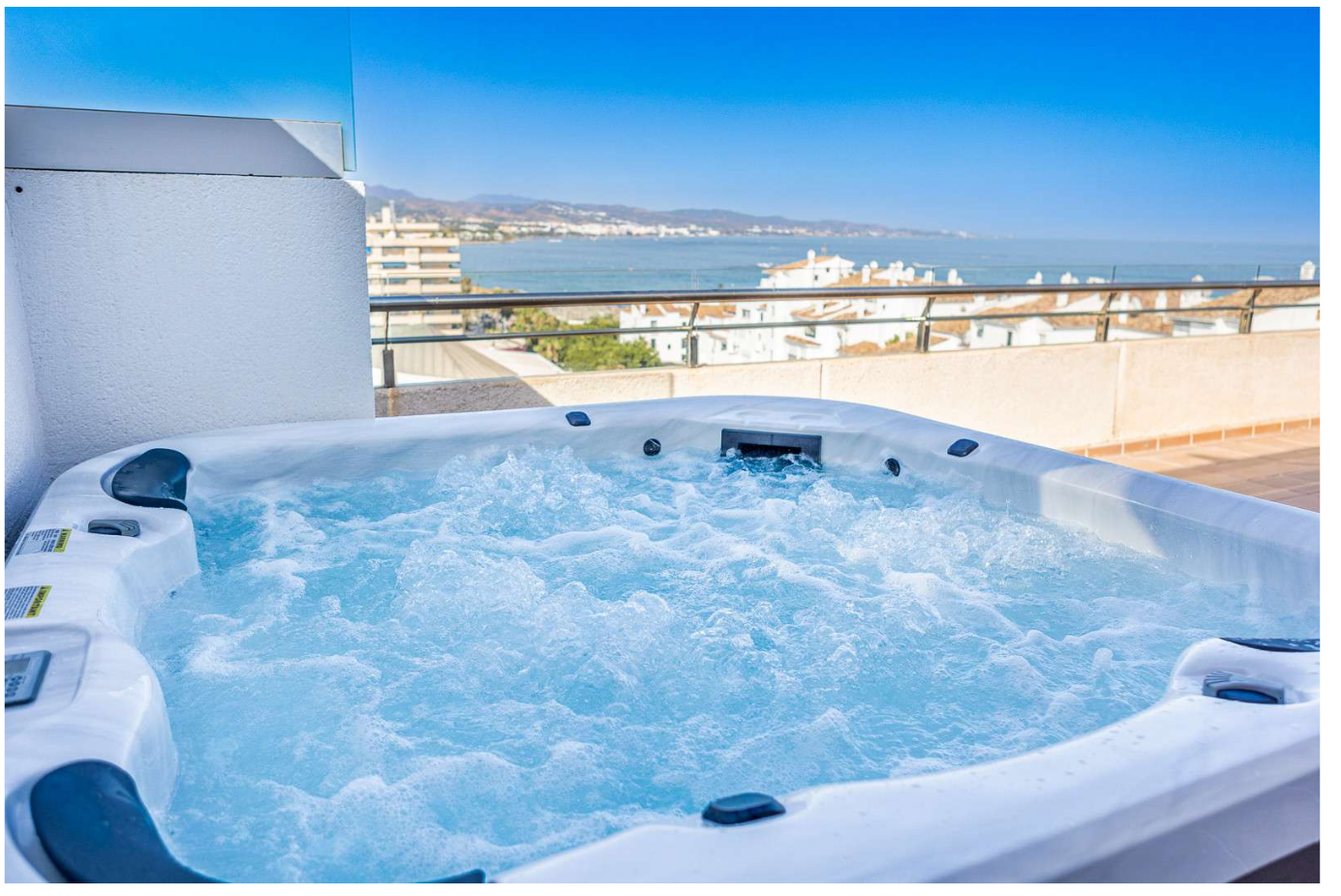 EXCLUSIVO ÁTICO DE LUJO EN MARINA BANÚS – PUERTO BANÚS