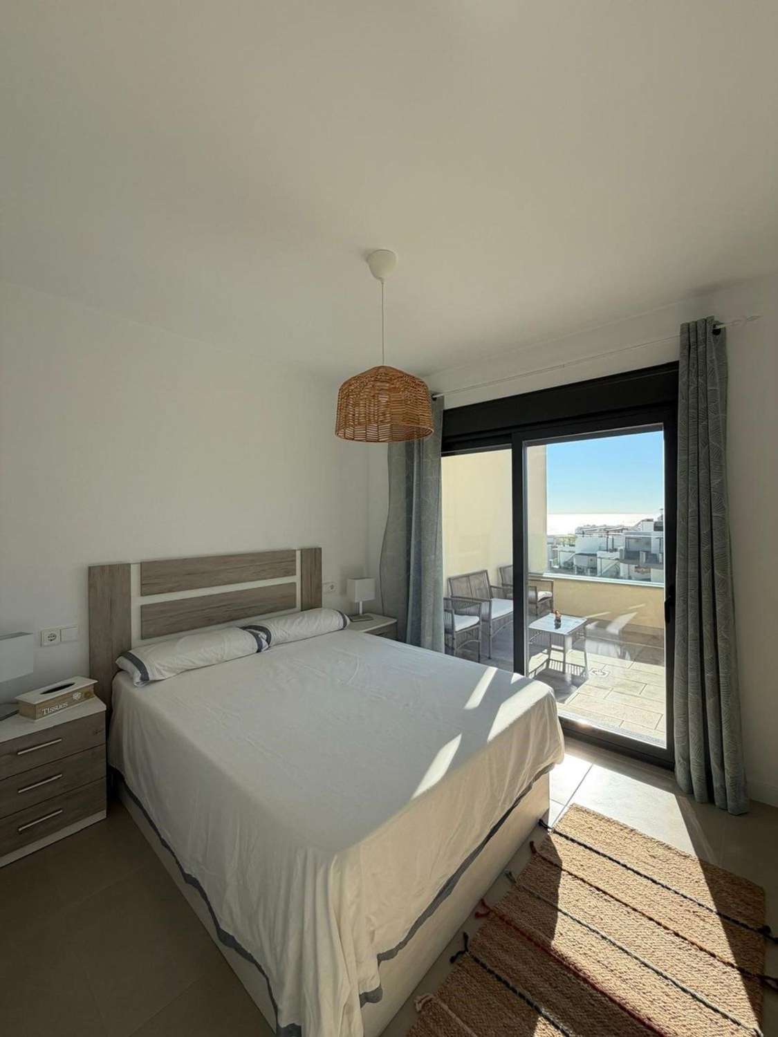 Exclusivo ático con solárium privado y piscina en El Morche (Torrox)