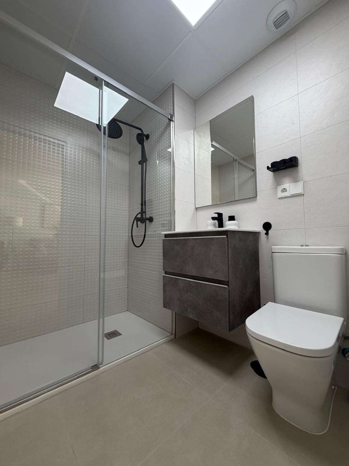 Exclusivo ático con solárium privado y piscina en El Morche (Torrox)