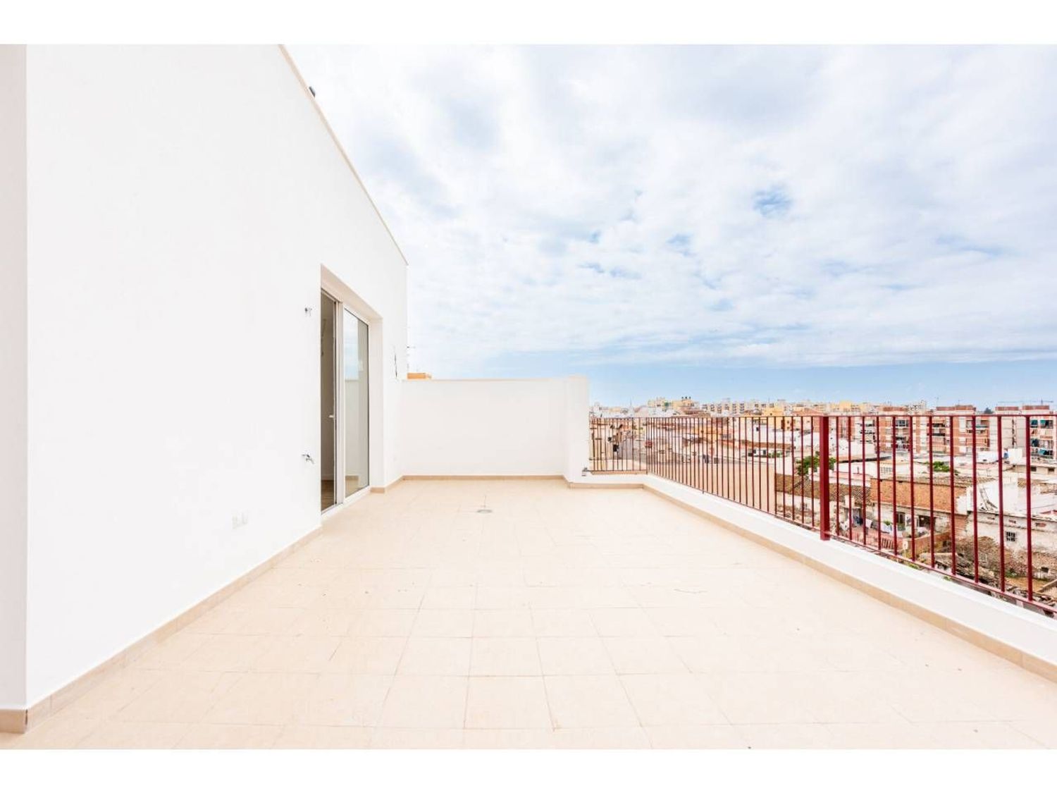 Exclusivo ático a estrenar en el centro de Torre del Mar