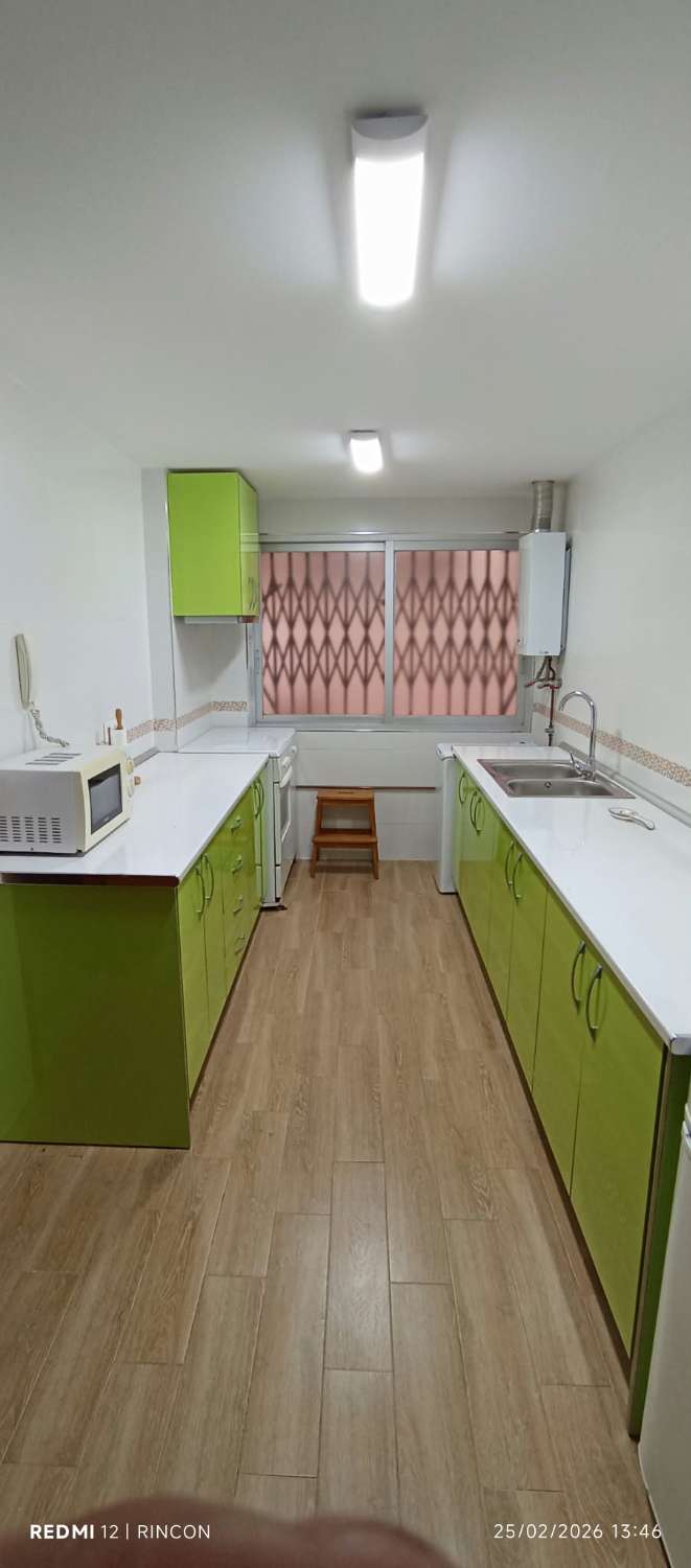 Exclusivo piso a 200 m de la playa con piscina en Rincón de la Victoria