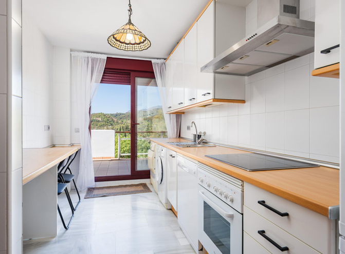 Luz, elegancia y estilo de vida mediterráneo en un entorno privilegiado, Benahavis