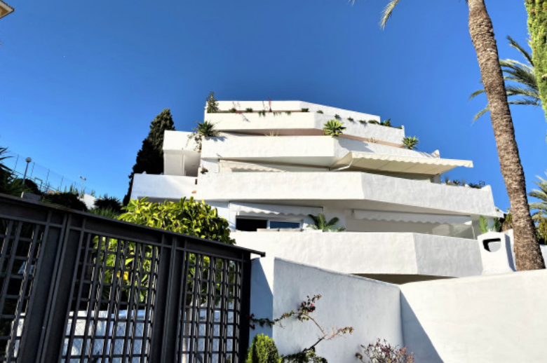 Precioso Apartamento Renovado de 3 Dormitorios en Nueva Andalucía