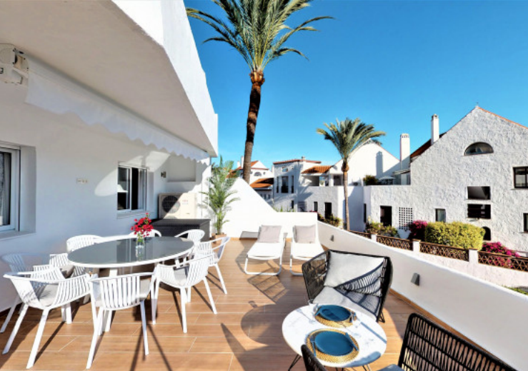 Precioso Apartamento Renovado de 3 Dormitorios en Nueva Andalucía