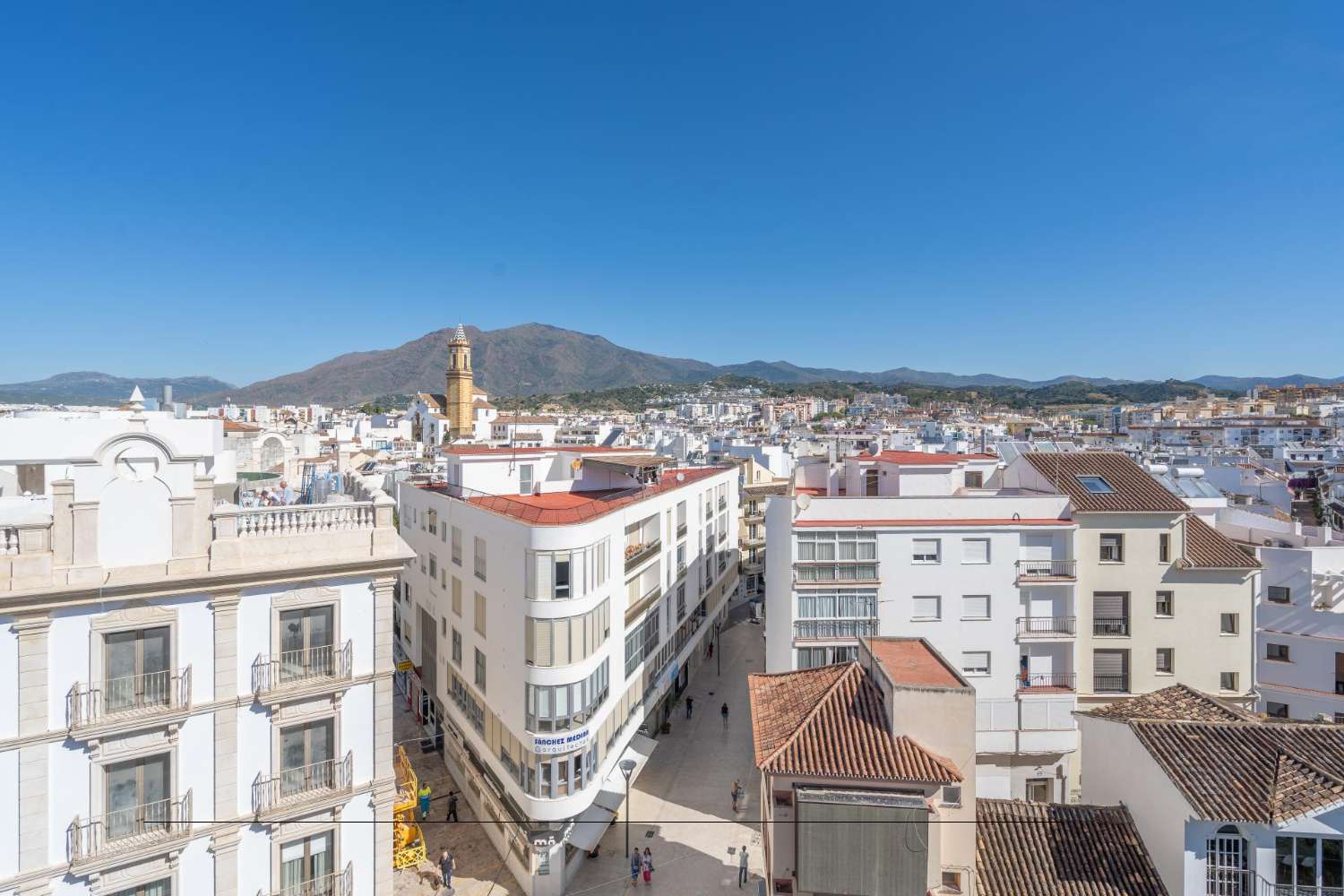 Lyxig takvåning vid stranden i hjärtat av Estepona