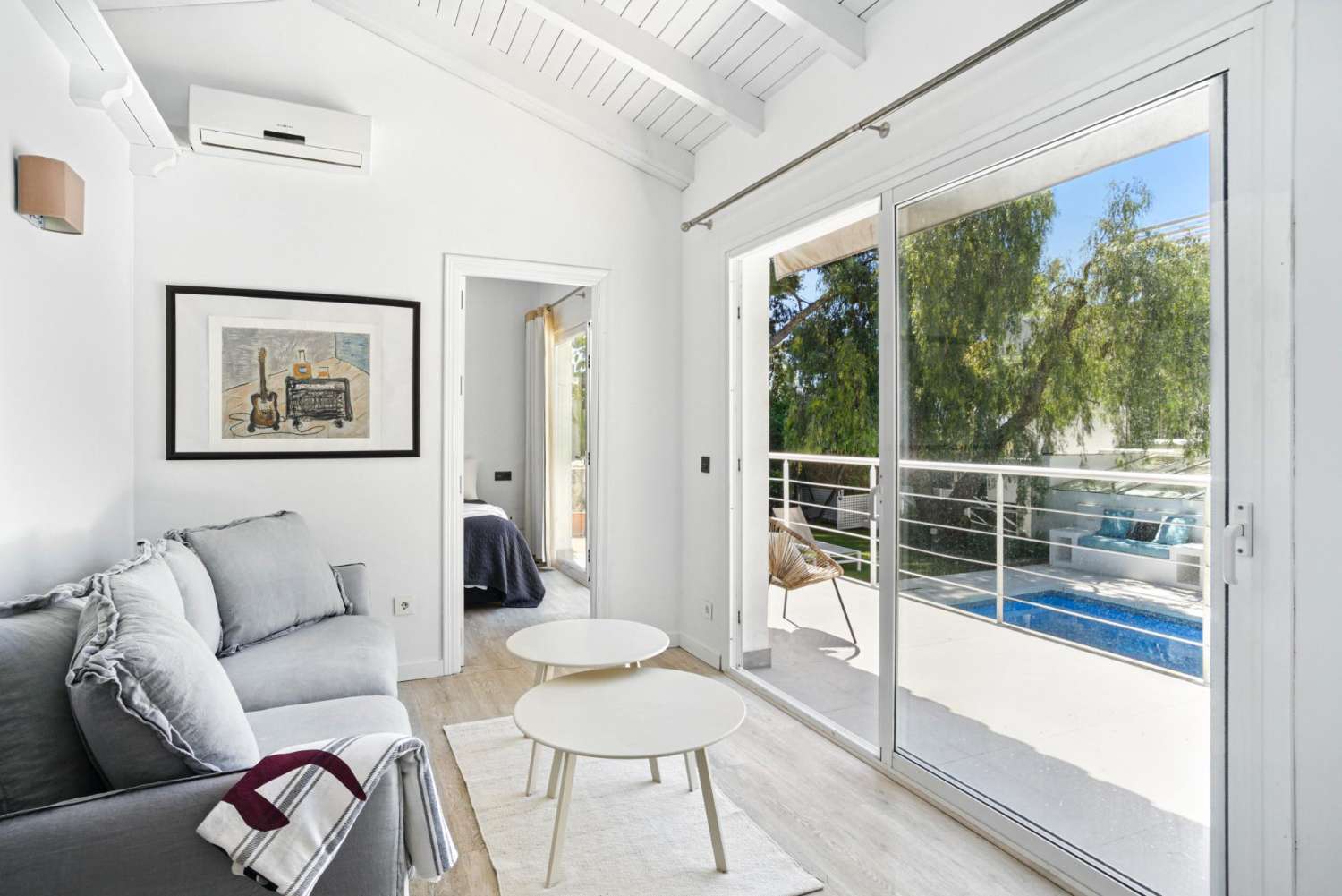 Modern villa med sex sovrum med havsutsikt belägen i Nueva Andalucía, Marbella