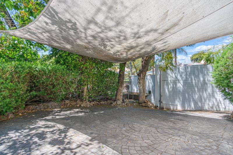 Modern villa med sex sovrum med havsutsikt belägen i Nueva Andalucía, Marbella