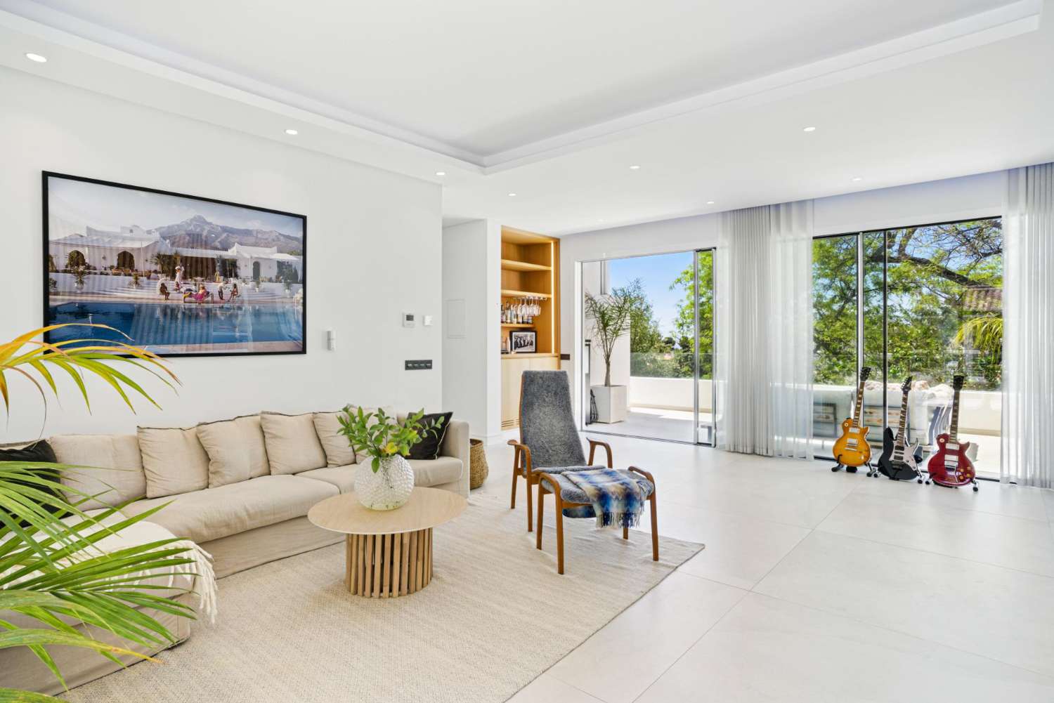 Modern villa med sex sovrum med havsutsikt belägen i Nueva Andalucía, Marbella