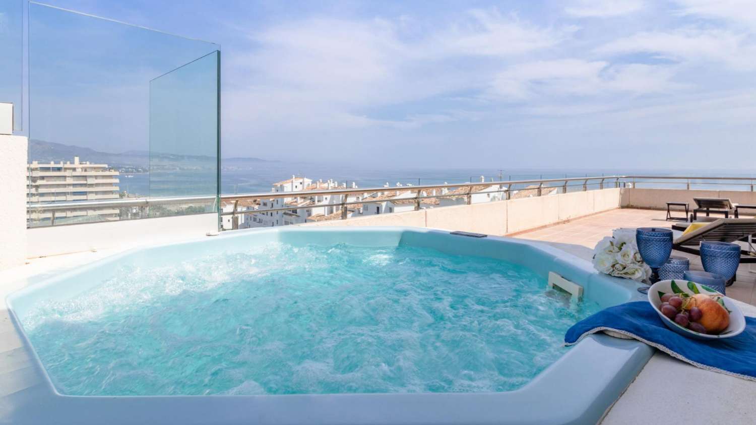 Penthouse d’exception à Puerto Banús – Luxe panoramique en bord de mer