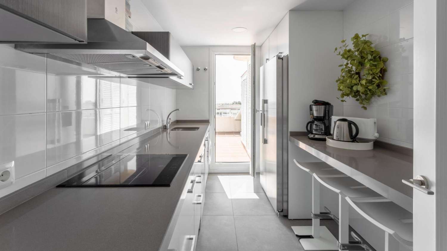 Penthouse d’exception à Puerto Banús – Luxe panoramique en bord de mer
