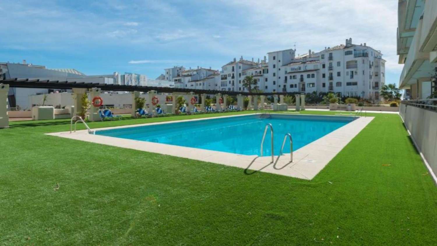 Penthouse d’exception à Puerto Banús – Luxe panoramique en bord de mer
