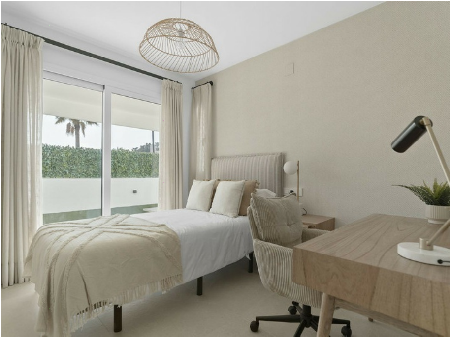 Refurbished villa with sea views in the exclusive Urbanization, Mijas Costa