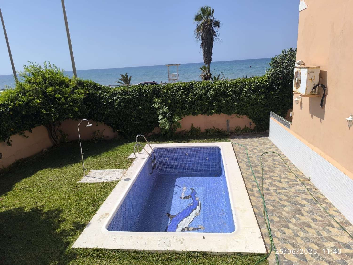 En venta espectacular chalet independiente en Chilches Costa