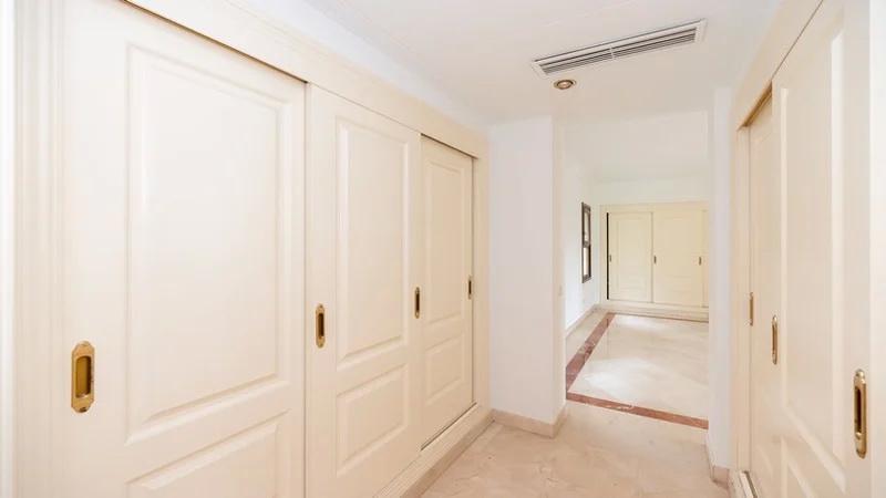 Stunning Classic Villa in the Heart of the Golf Valley – Nueva Andalucía, Marbella