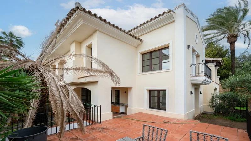 Stunning Classic Villa in the Heart of the Golf Valley – Nueva Andalucía, Marbella