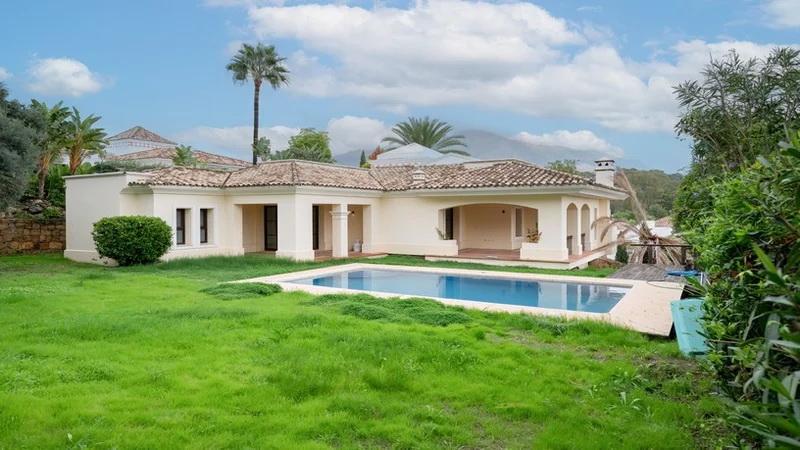 Stunning Classic Villa in the Heart of the Golf Valley – Nueva Andalucía, Marbella