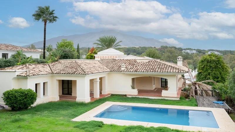 Stunning Classic Villa in the Heart of the Golf Valley – Nueva Andalucía, Marbella