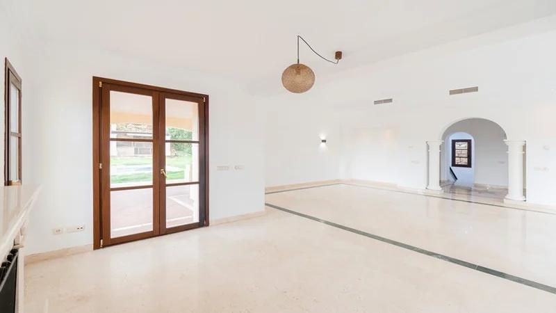Stunning Classic Villa in the Heart of the Golf Valley – Nueva Andalucía, Marbella