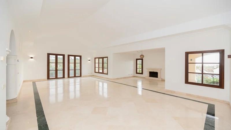 Stunning Classic Villa in the Heart of the Golf Valley – Nueva Andalucía, Marbella