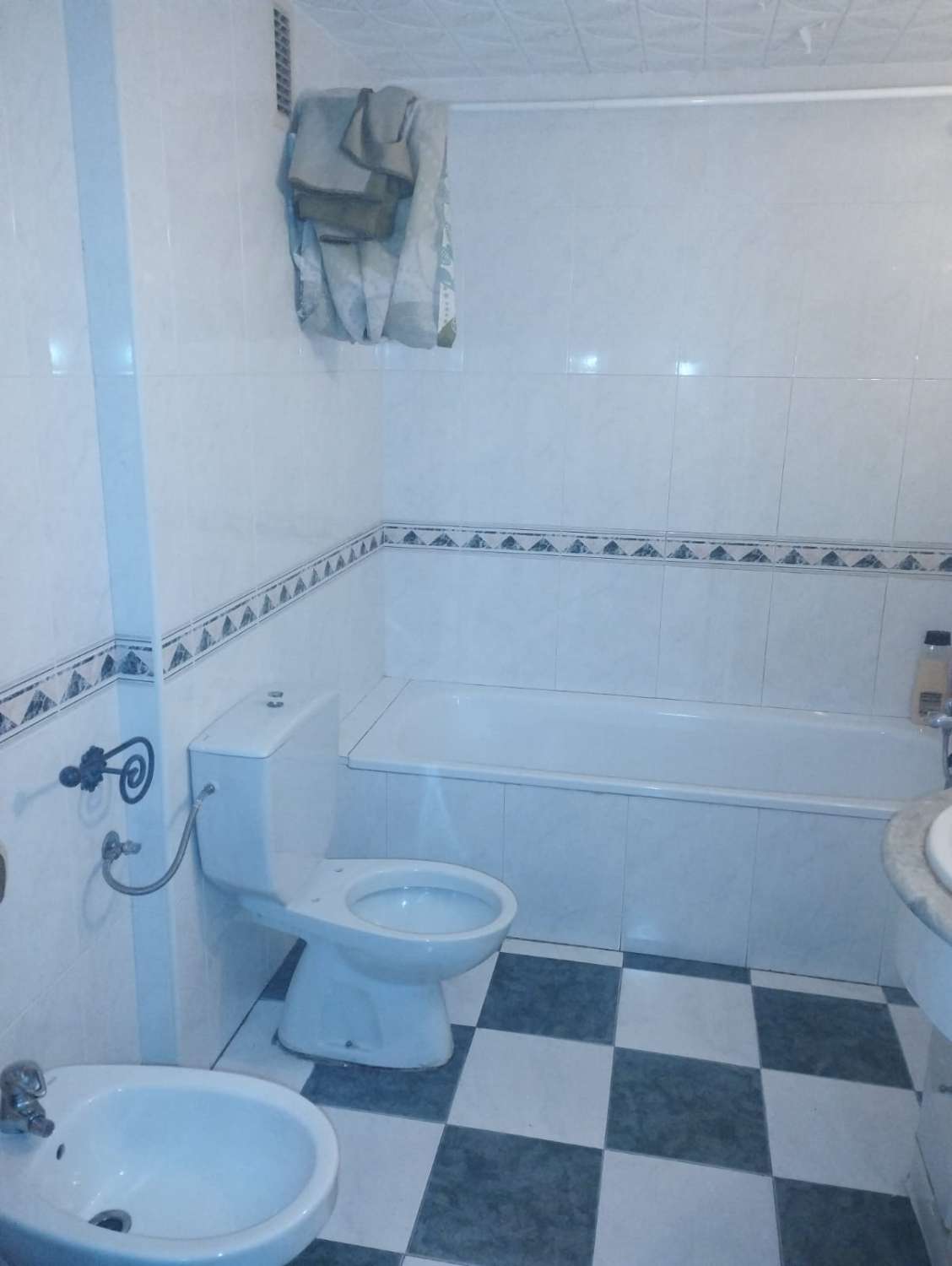 Tercer piso sin ascensor en venta en Antequera