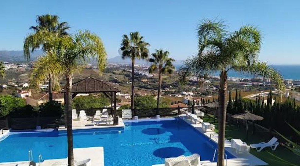 Duplex Tourist Apartment with Terrace and Garage for Sale in Manilva
