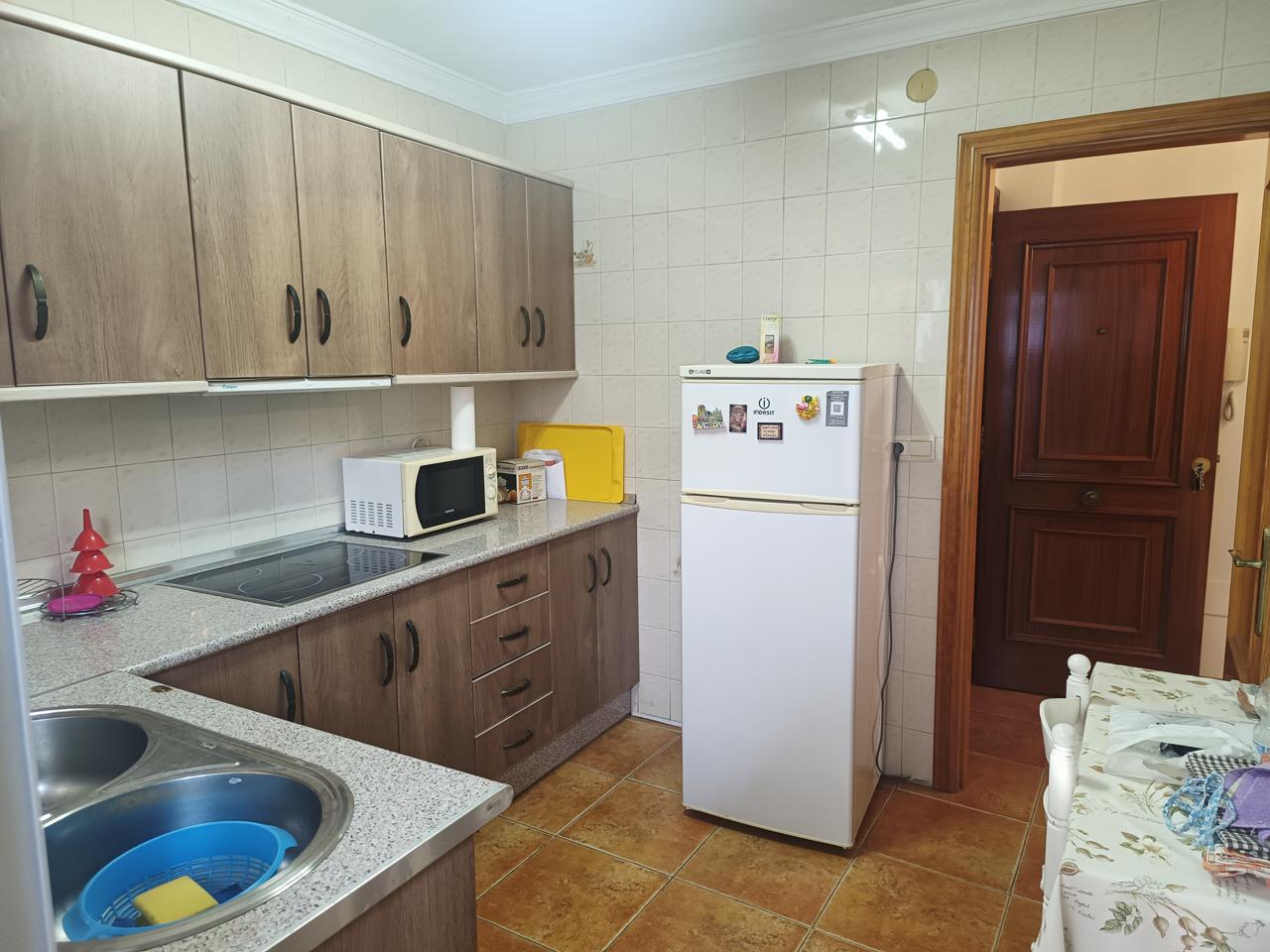 Complete building for sale in Vélez-Málaga: ideal for investment or housing + business