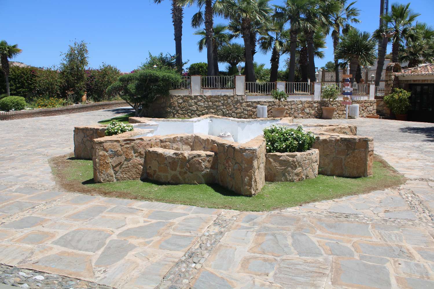 Exclusive Equestrian Club with Tennis Courts and Event Rooms: Elegance, Sport and Celebrations in One Place