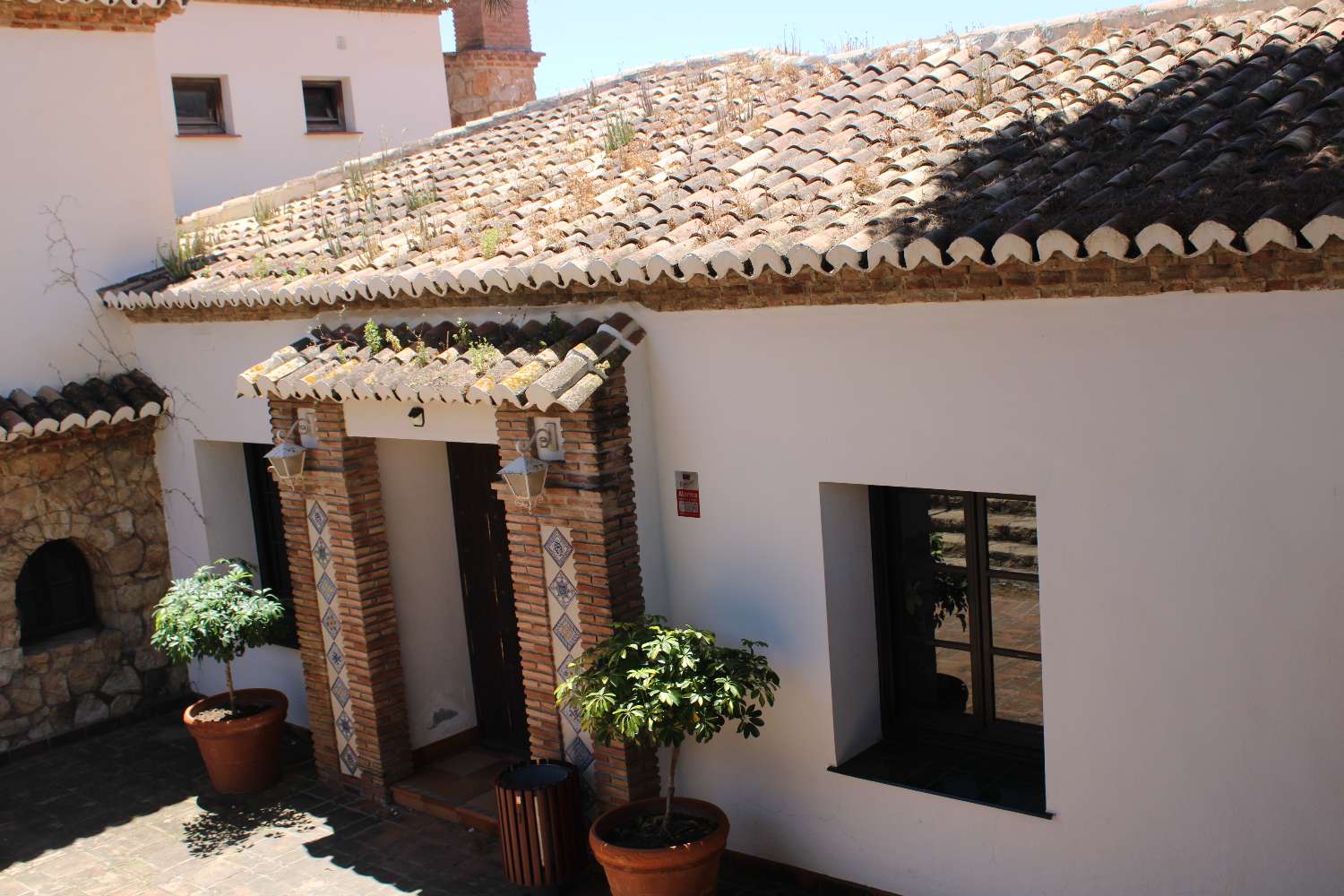 Exclusive Equestrian Club with Tennis Courts and Event Rooms: Elegance, Sport and Celebrations in One Place