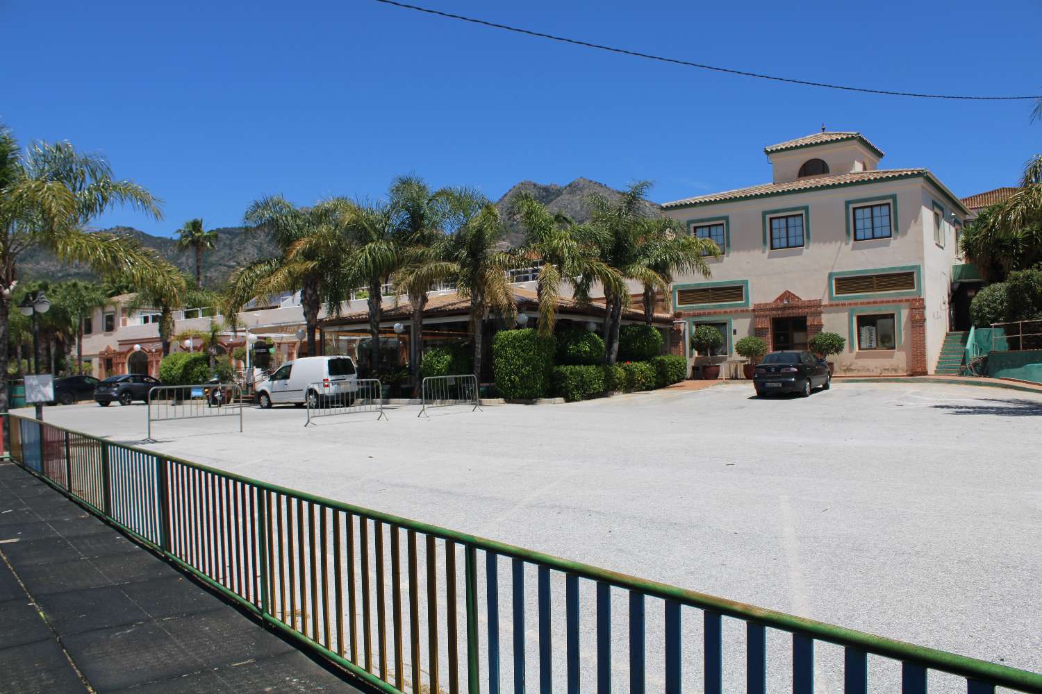 Exclusive Equestrian Club with Tennis Courts and Event Rooms: Elegance, Sport and Celebrations in One Place