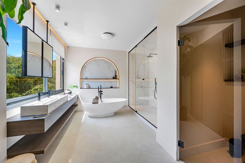Villa Reformada de 5 Dormitorios en Nueva Andalucía, Marbella